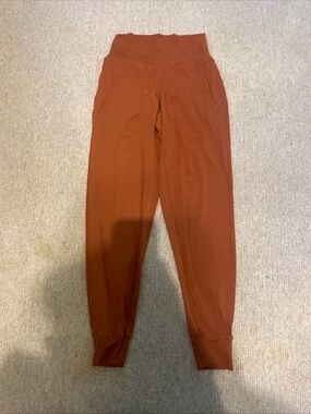 PARAGON Burnt Orange Active Leggings Womens size small excellent condition